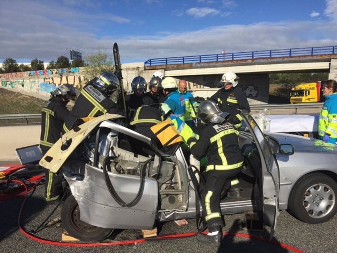 Imagen de uno de los turismos implicados en el accidente en la A-4
