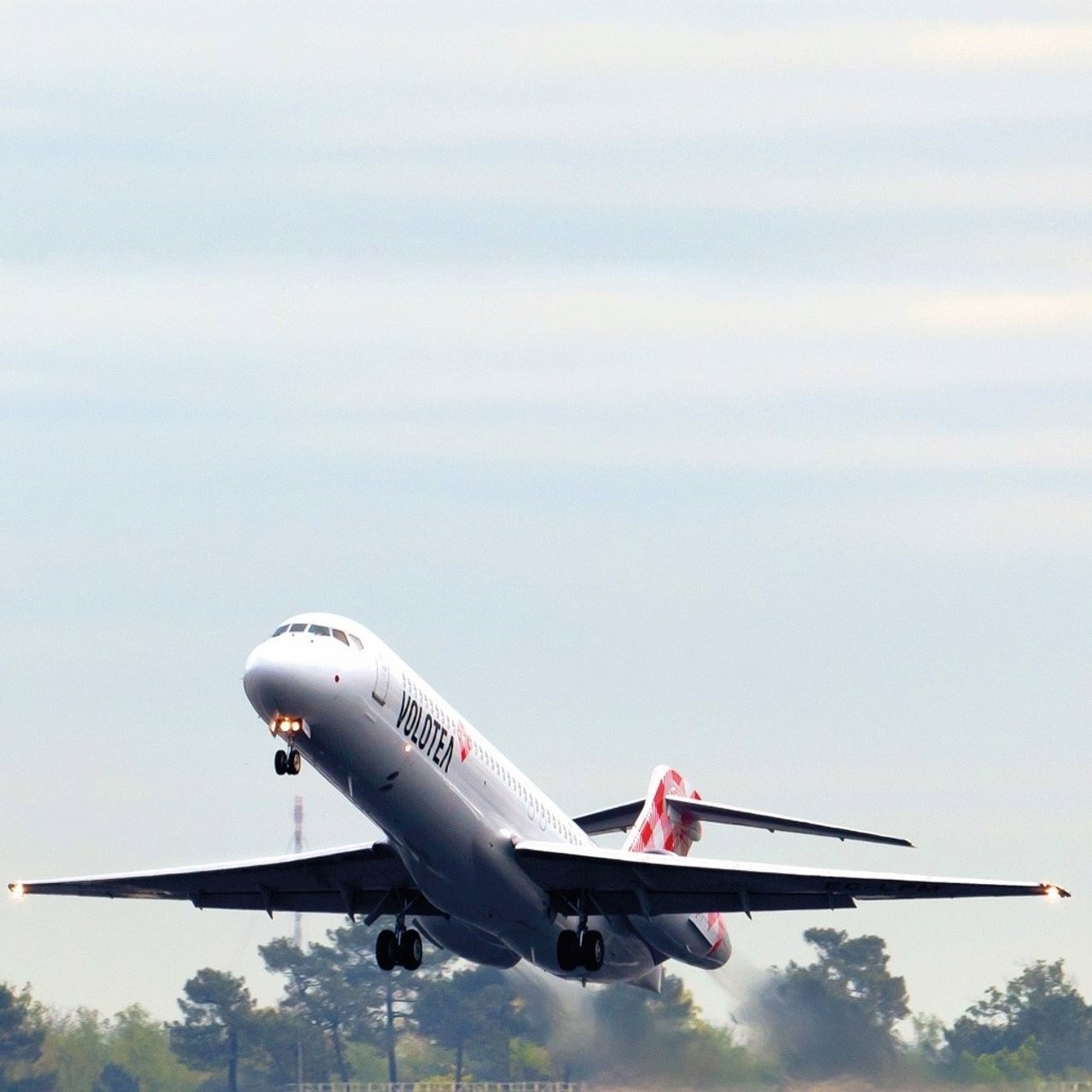 Un aparato de Volotea despegando