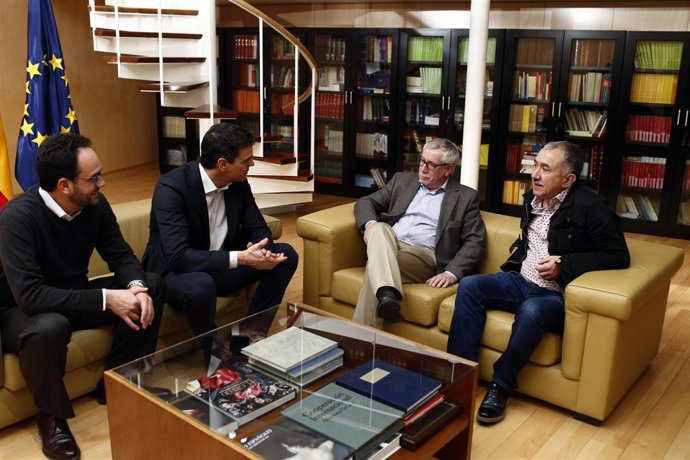 Pedro Sánchez se reúne con los sindicatos