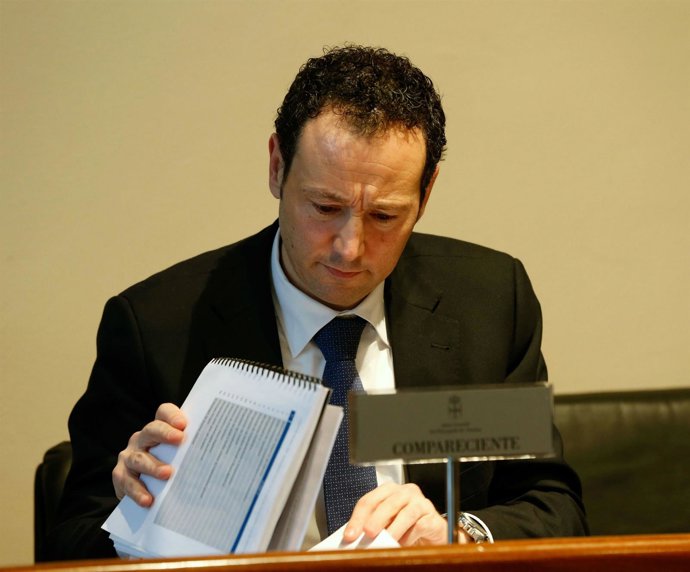 El consejero de Presidencia, Guillermo Martínez, comparece en la Junta General
