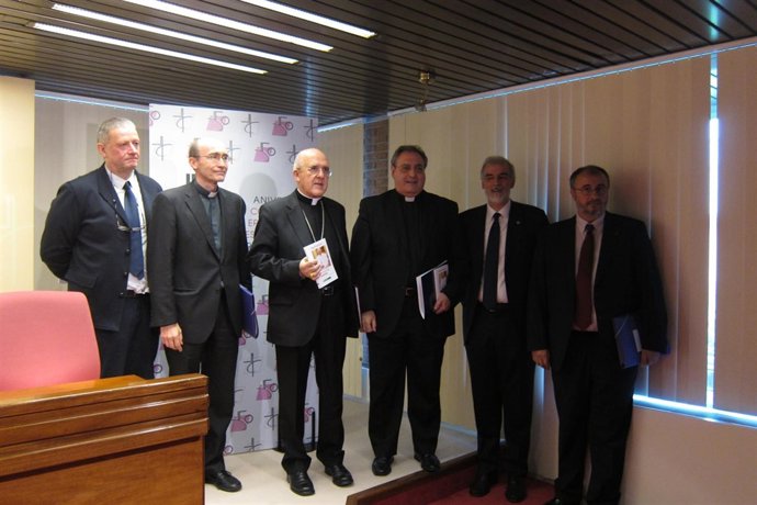 Obispos españoles valoran la exhortación del Papa 'La alegría del amor'