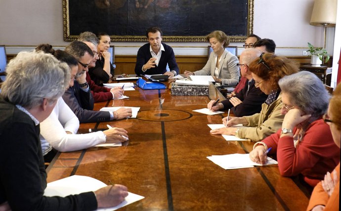 Reunión con representantes de los Consejos de Distrito