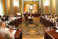 Rajoy defiende las diputaciones y Garicano le acusa de usarlas para redes clientelares