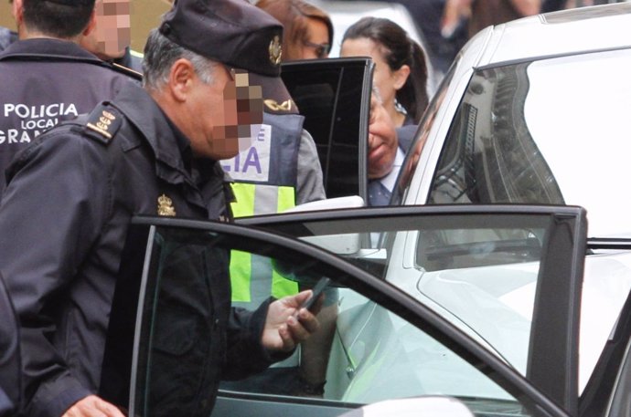 El alcalde de Granada, tras ser detenido en Granada