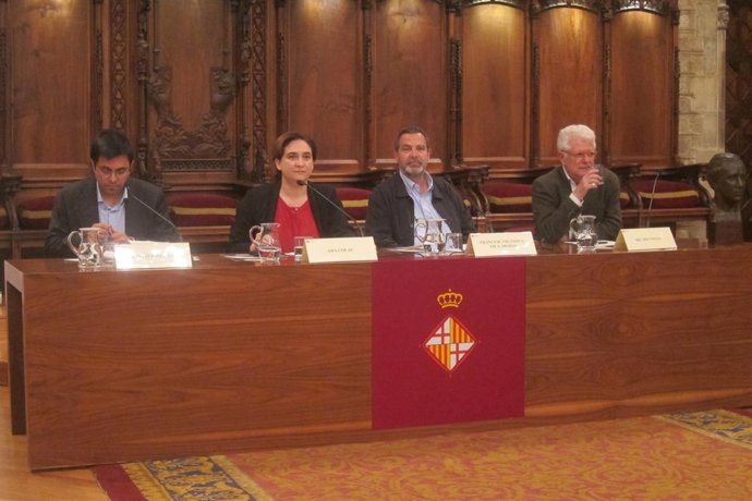 Gerardo Pisarello, Ada Colau, Francesc Vilanova y Ricard Vinyes