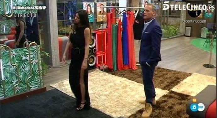 CARLOS Y LAURA ELIGIENDO VESTUARIO/TELECINCO