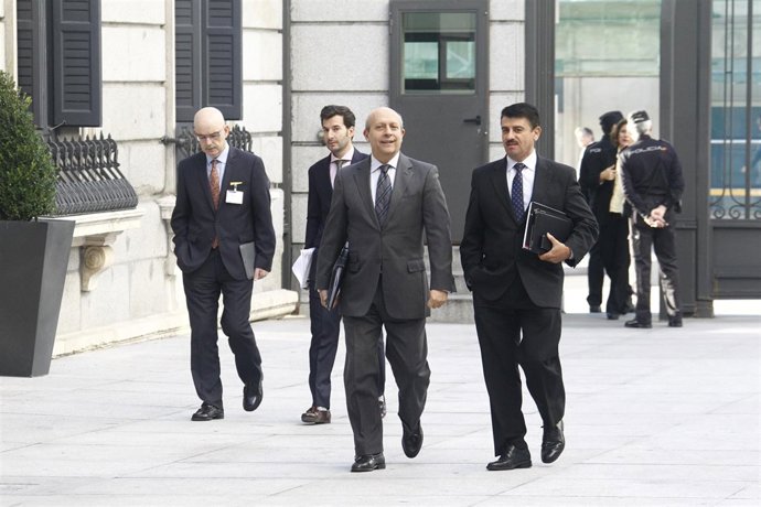 José Ignacio Wert y Francisco Domingo Cabrera, diputado del PP por Las Palmas