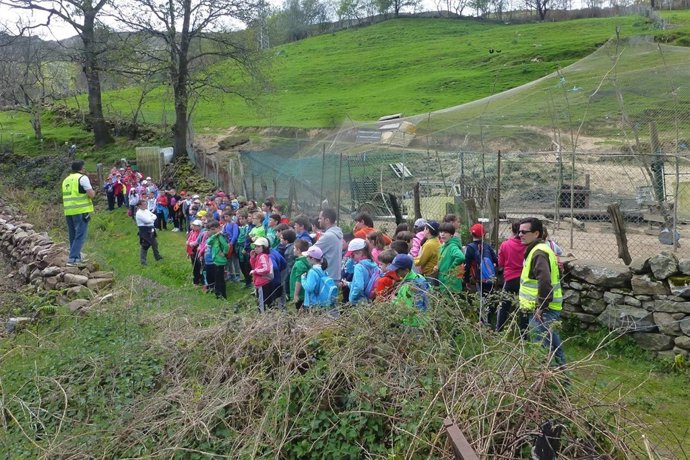 Escolares participan en la Semana Forestal