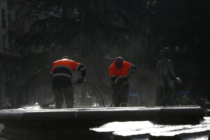 Trabajador, trabajando, trabajo, empleo, paro, parado, parados, desempleo
