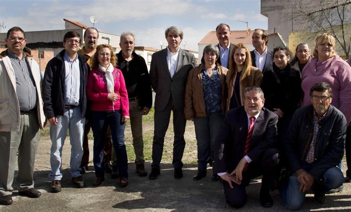 Ángel Garrido en su visita a la Cañada Real 