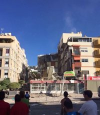 Quedan aún cinco personas sin localizar tras el derrumbe en Los Cristianos (Tenerife)