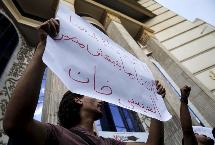 Egipcios protestan contra la entrega de dos islas a Arabia Saudí