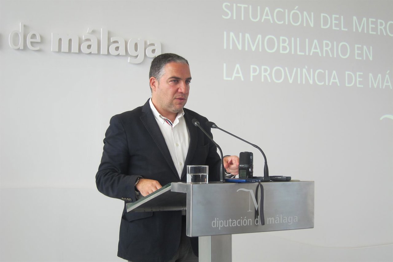 Elías Bendodo, en una rueda de prensa este viernes.