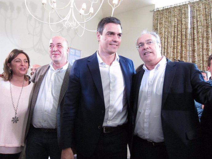 Sánchez junto a Durán (dcha.), Ambrosio (izda.) y Ruiz