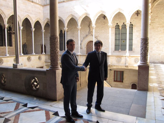 Reunión entre Carles Puigdemont y Albert Rivera