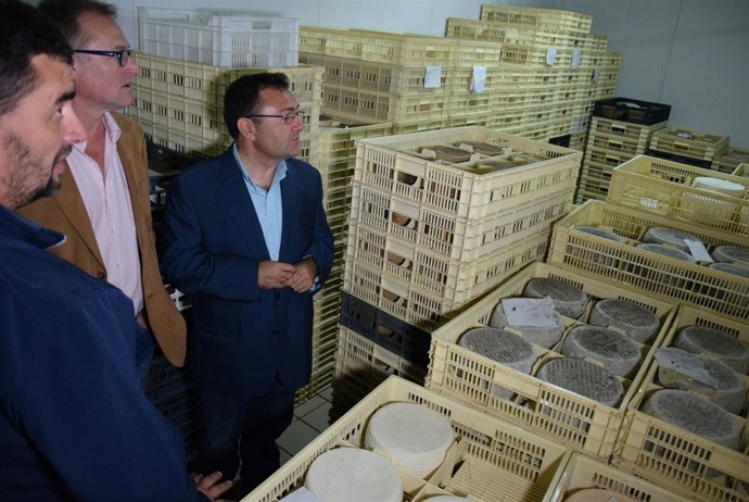 Heredia visita empresas quesos Álora