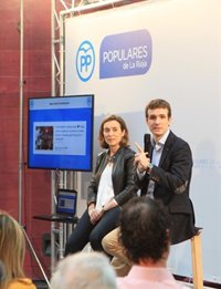 Casado califica de "responsable" la decisión de Soria de dimitir como ministro