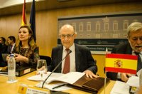 Hacienda ofrece a las CCAA negociación bilateral sobre el déficit a la espera de que Bruselas dé más tiempo