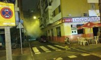 Cinco intoxicados por humo en el incendio de una churrería