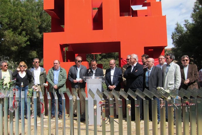 Homenaje socialista a la II República.