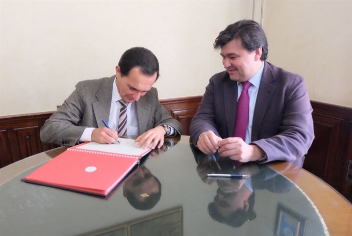 Firma de acuerdo entre Andalucía Compromiso Digital y el Ayuntamiento de Huelva