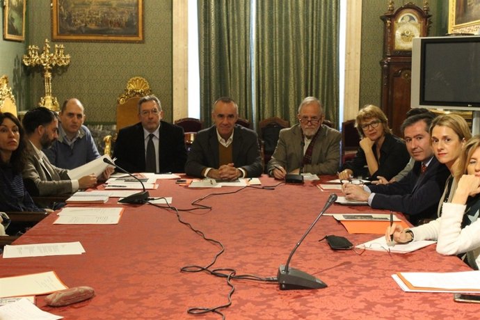 Mesa de trabajo para mejorar el entorno de los Jardines de San Telmo de Sevilla