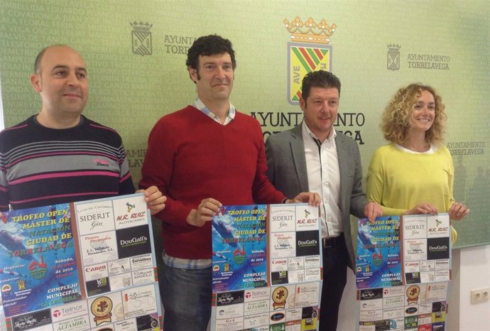 Presentación del trofeo de natación