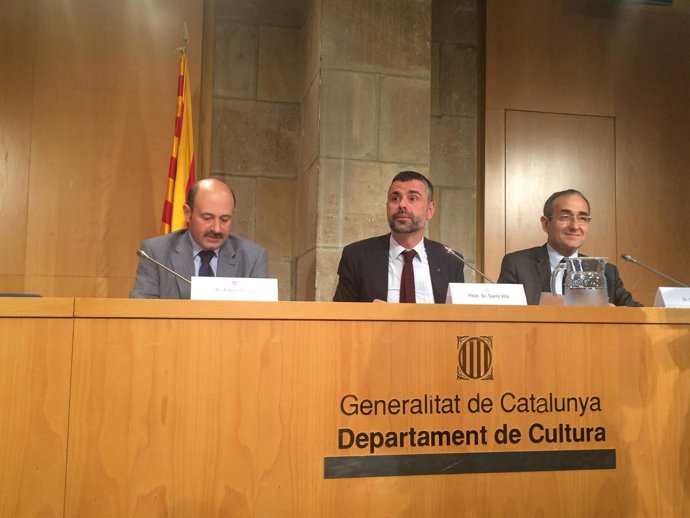 A.Daura (Gremi Llibreters), el conseller S.Vila y P.Tixis (Gremi d'Editors)