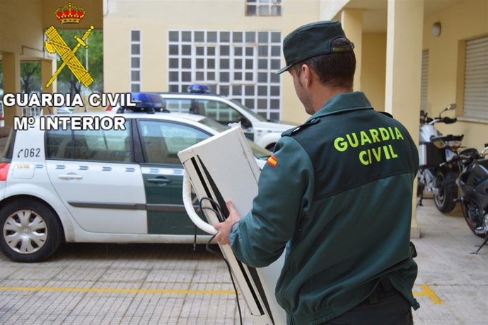 La Guardia Civil esclarece el robo de 17 televisores de un hotel 