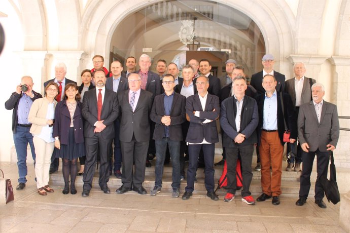 Ernest Plana (Foeg) con una veintena de alcaldes polacos