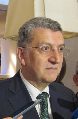 El consejero de Sanidad de Aragón, Sebastián Celaya