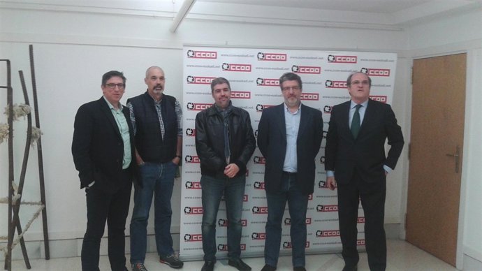 Angel Gabilondo con representantes de CC.OO. Euskadi