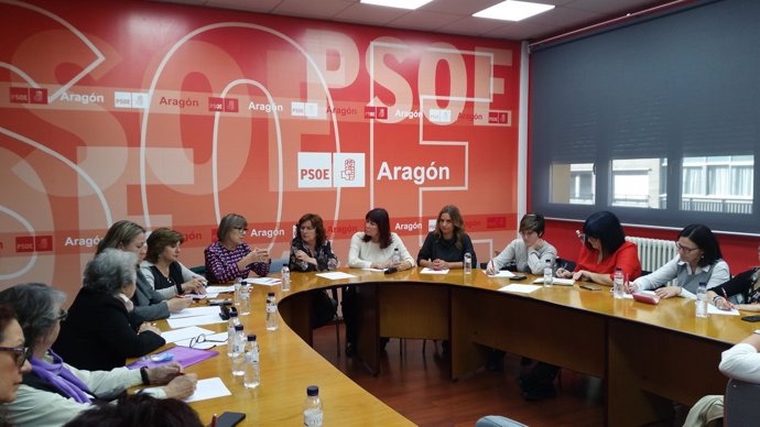 El PSOE Aragón acoge una reunión con asociaciones feministas de ámbito estatal 