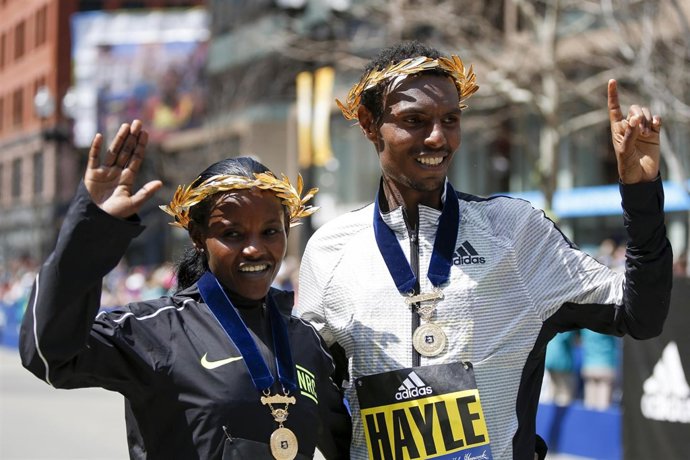 Atsede Baysa y Lemi Berhanu Hayle Maratón Boston