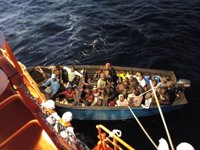 Más de 190 inmigrantes a bordo de siete pateras llegan a las costas de Granada, Málaga y Almería desde el pasado viernes