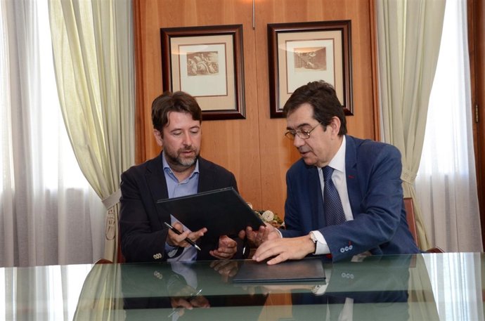 NOTA DE PRENSA Y FOTOGRAFIA: AUDITORIO UNIVERSIDAD