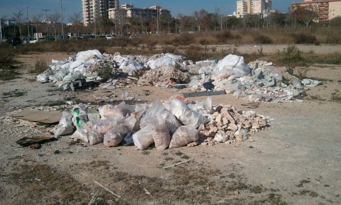Residuos en solares municipales