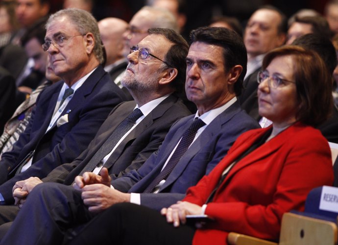 Rajoy, con José Manuel Soria, en el Foro Exceltur