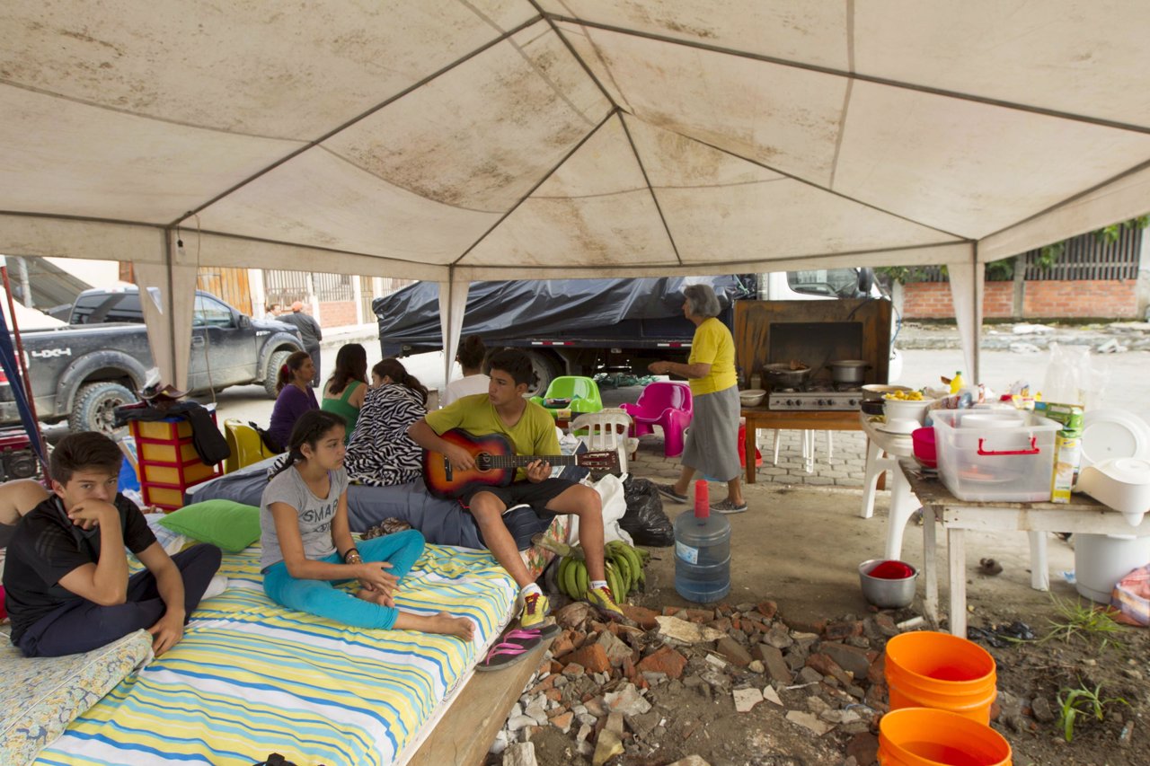 Milagrosas historias de los sobrevivientes al terremoto de Ecuador