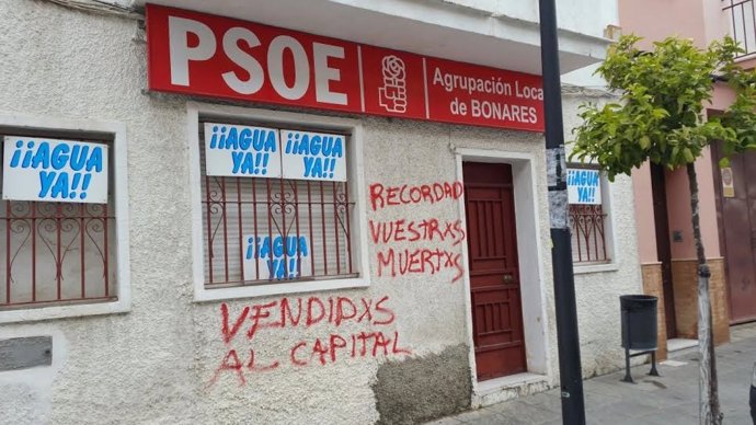 Fachada del PSOE de Bonares (Huelva).