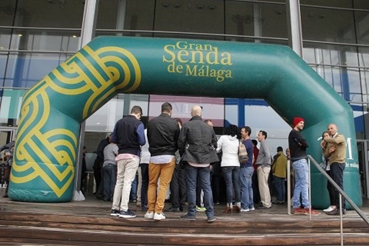 Presentación del pasaporte de la Gran Senda