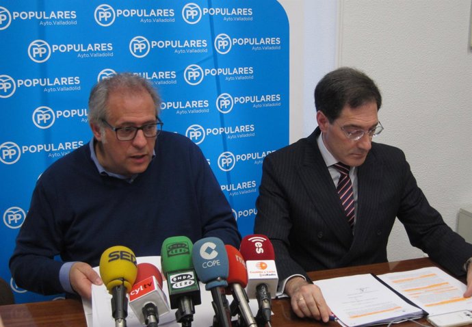 Los concejales del PP Antonio Martínez Bermejo y Jesús Enríquez