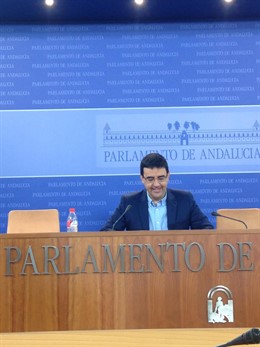Mario Jiménez en rueda de prensa
