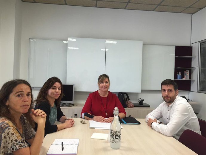 La consellera de Salud, Patricia Gómez, y Médicos del Mundo