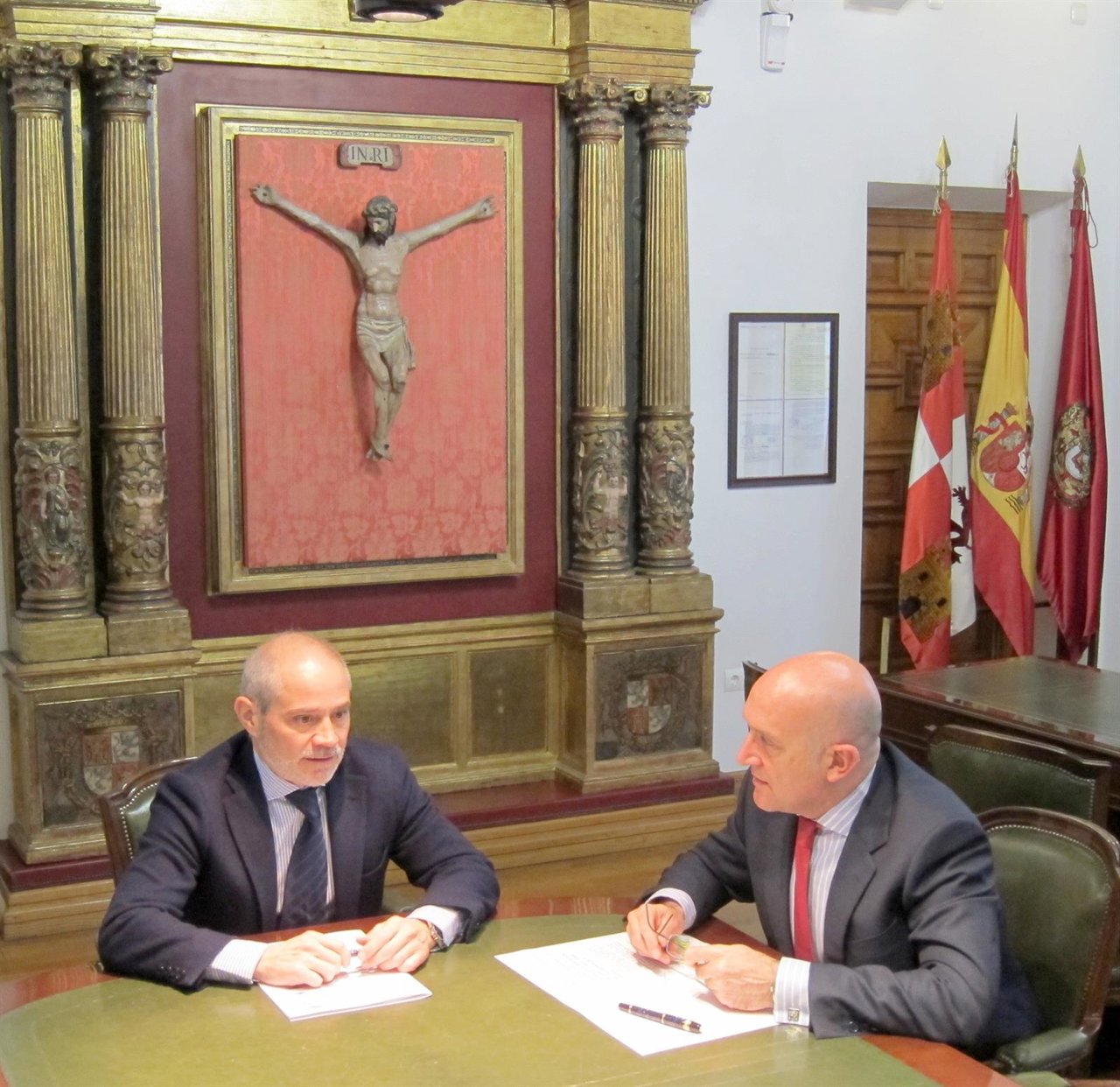 Víctor Caramanzana se reúne con Jesús Julio Carnero