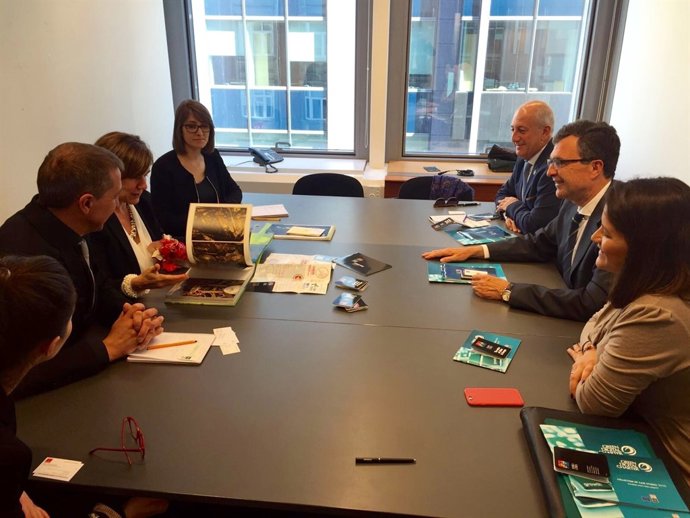 El aclalde Ballesta en la reunión en Bruselas