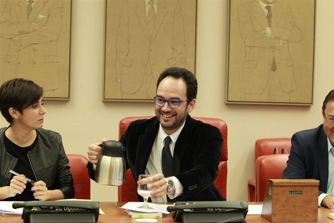 Isabel Rodríguez y Antonio Hernando