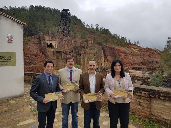 La delegada de Cultura en Huelva, Carmen Solana, en Nerva.