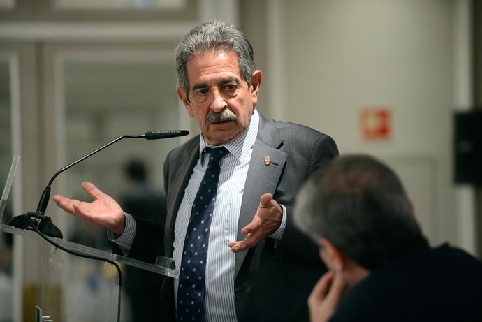 Revilla en un desayuno informativo de Europa Press