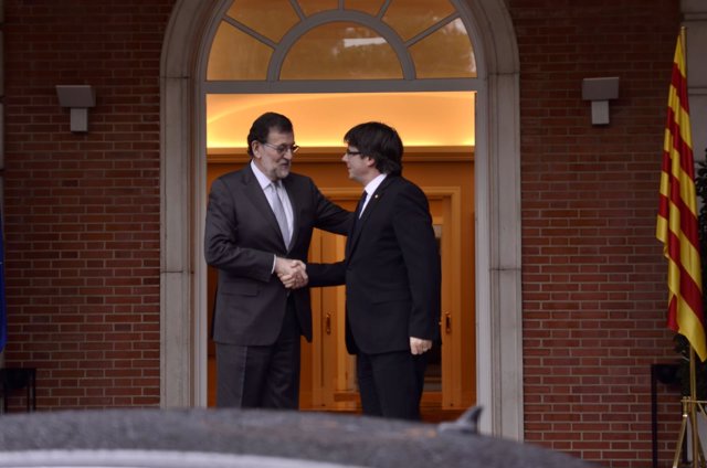 Mariano Rajoy recibe a Carles Puigdemont en la Moncloa